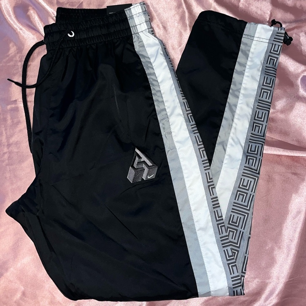 Nike Windbreaker Track Pant